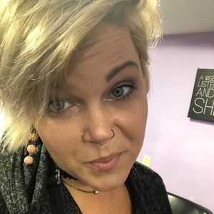 Meet your Posher, Christy